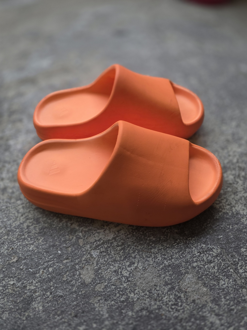 adidas Originals Orange Yeezy Slide Sandals - Picture 6 of 11